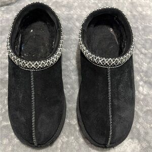 Black uggs